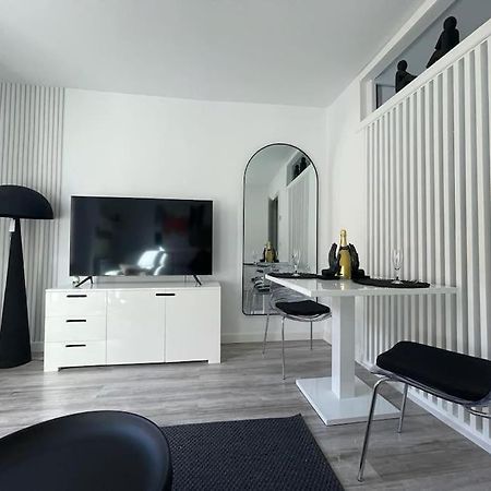 Urban Home By Unique Rooms Burgo Екстериор снимка