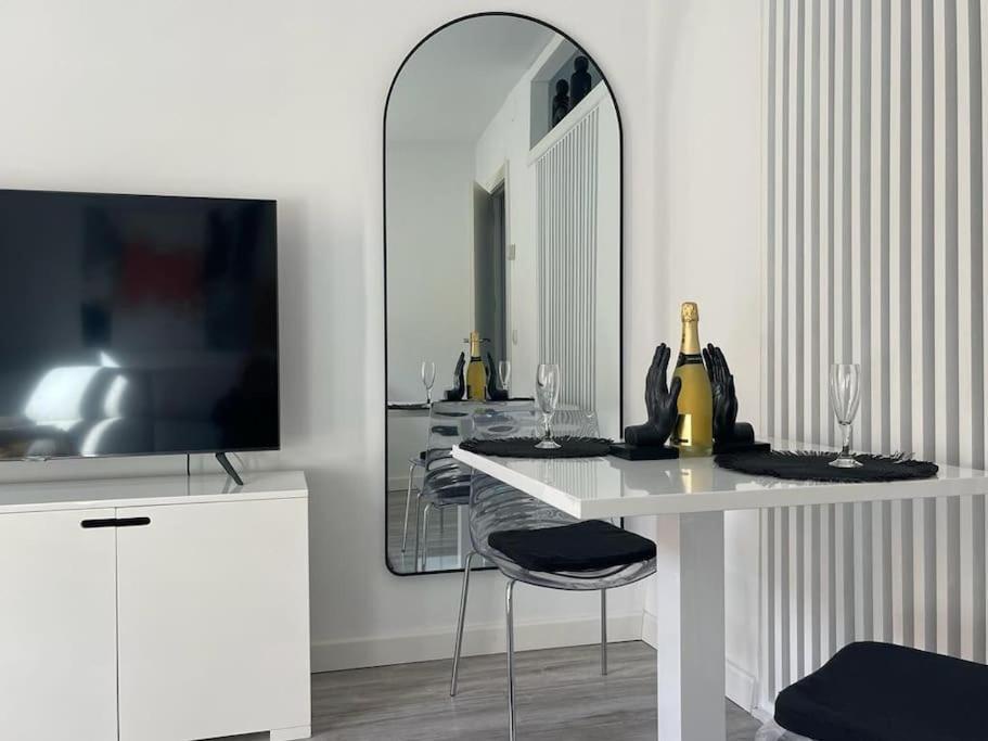 Urban Home By Unique Rooms Burgo Екстериор снимка