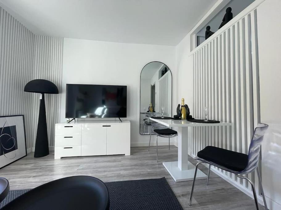 Urban Home By Unique Rooms Burgo Екстериор снимка